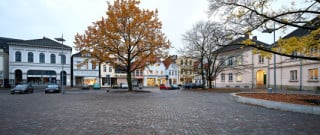 Das Bürgerhauses mit seiner historischen Fassade am Schlossplatz (Nordostansicht)