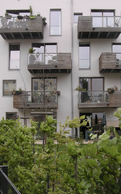 Jede Wohnung verfügt entweder über einen Balkon oder einen Garten