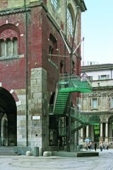 Gesamtansicht der Treppe am Palazzo della Ragione