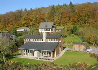 Wohnhaus am Hang