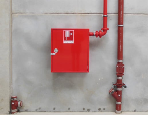 Unterschieden werden Wandhydranten nach Typ F (zum Einsatz von der Feuerwehr und zur Sebsthilfe) und Typ S (zur Selbsthilfe)