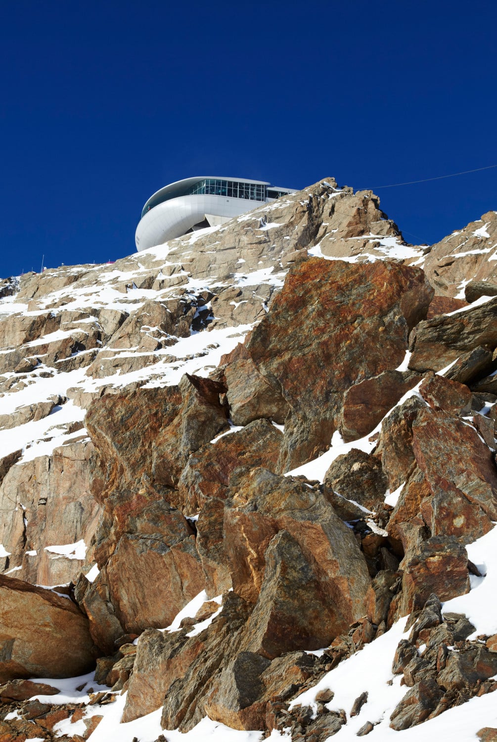 Die Bergstation befindet sich auf 3.440 m über dem Meeresspiegel