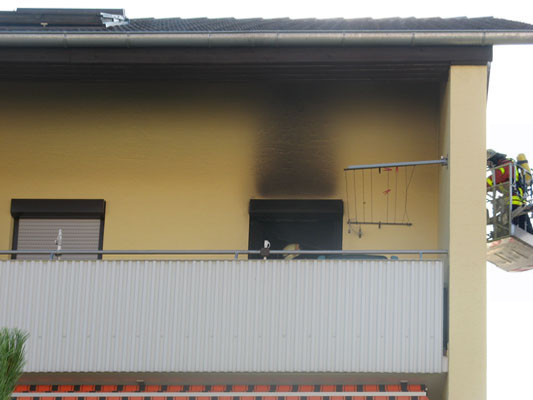 Baurechtliche Maßnahmen sollen eine Brandausbreitung verhindern.