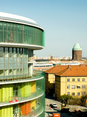 Die neue Abteilung der Universitätsklinik bildet eine Landmarke in der Stadt