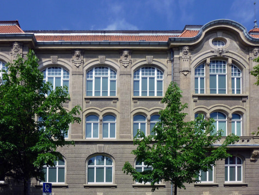 Jugendstilfassade mit neobarocken Elementen