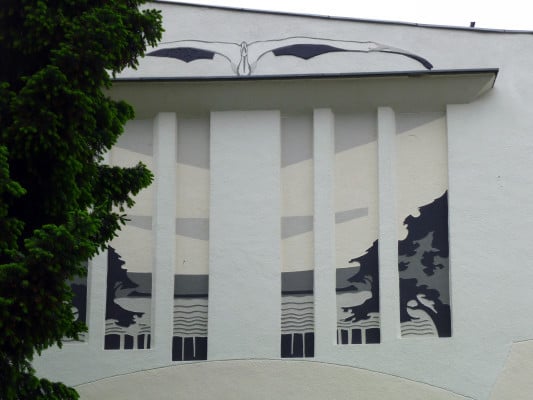Zeitgemäße Umsetzung eines Kratzputzes an der Fassade eines Hauses in Hannover