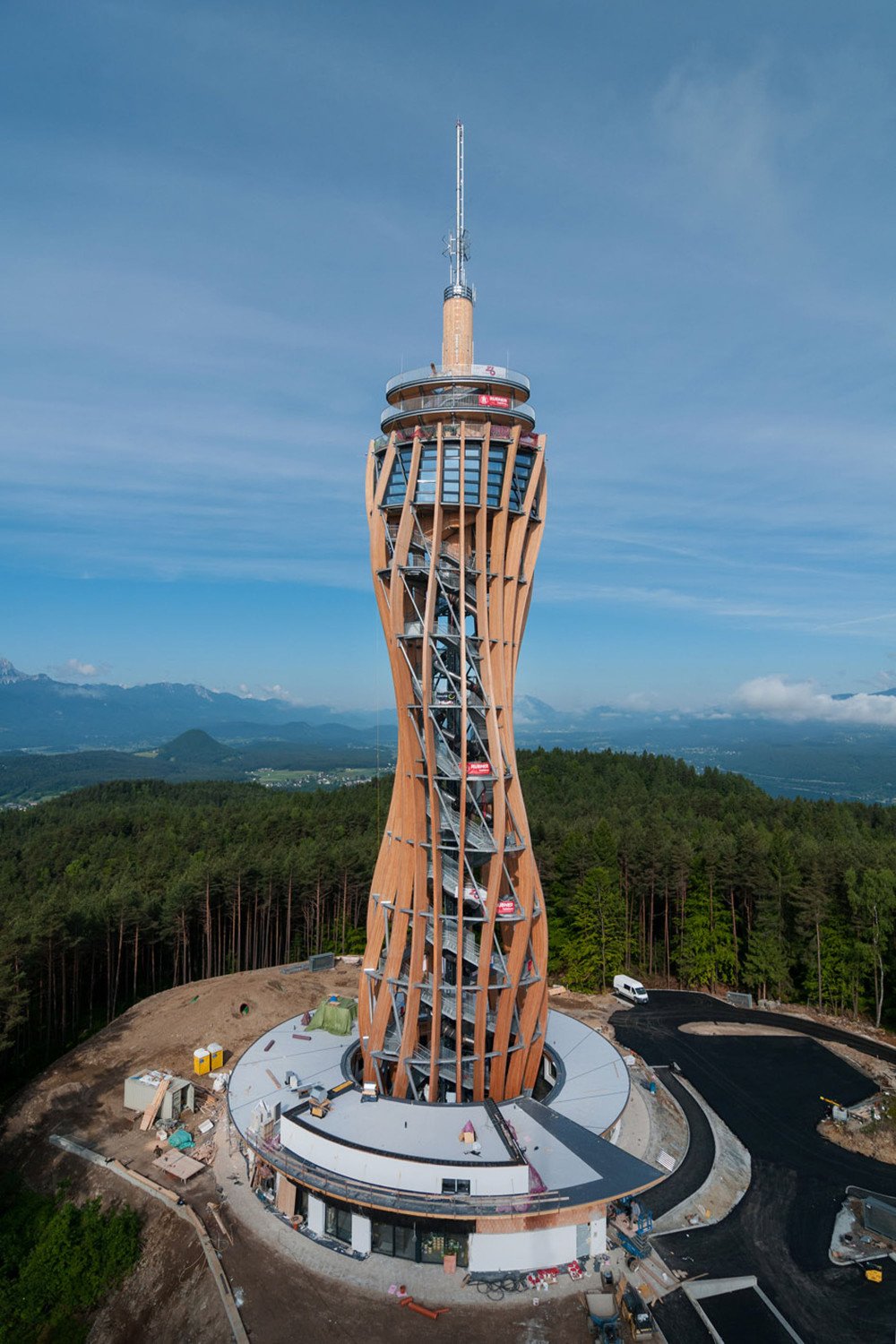 Aussichtsturm Pyramidenkogel In Karnten Sicherheitstechnik Sonderbauten Baunetz Wissen