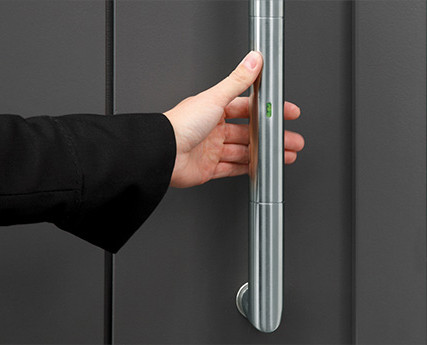 Zutritt per Fingerscan: jeder Zutrittsberechtigte hat seinen Schlüssel immer dabei