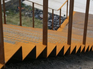 Faltwerktreppe aus Stahl