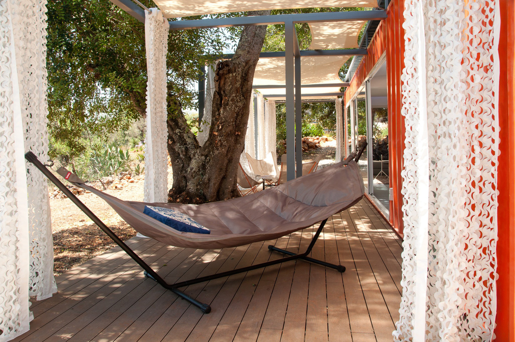 In Silves dient der Container als Wochenend- und Gartenhäuschen
