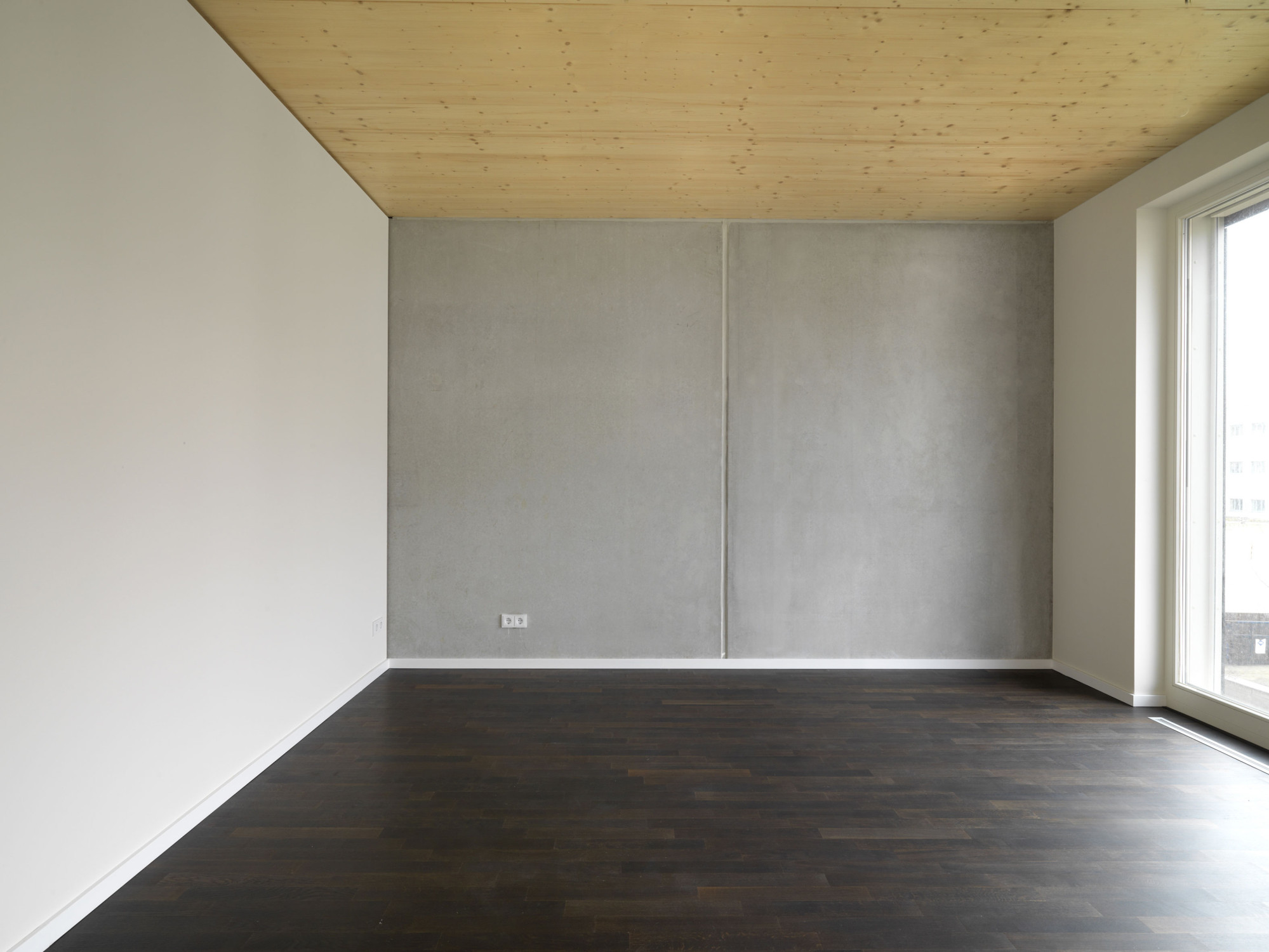 Um die geforderte Kapselklasse K260 zu erzielen, erhielten die Stahlbauteile sowie die Holzrahmenwände eine Beplankung mit 2 x 18 mm Gipsfaserplatten