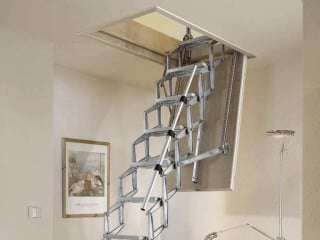 Scherentreppe aus Aluminium