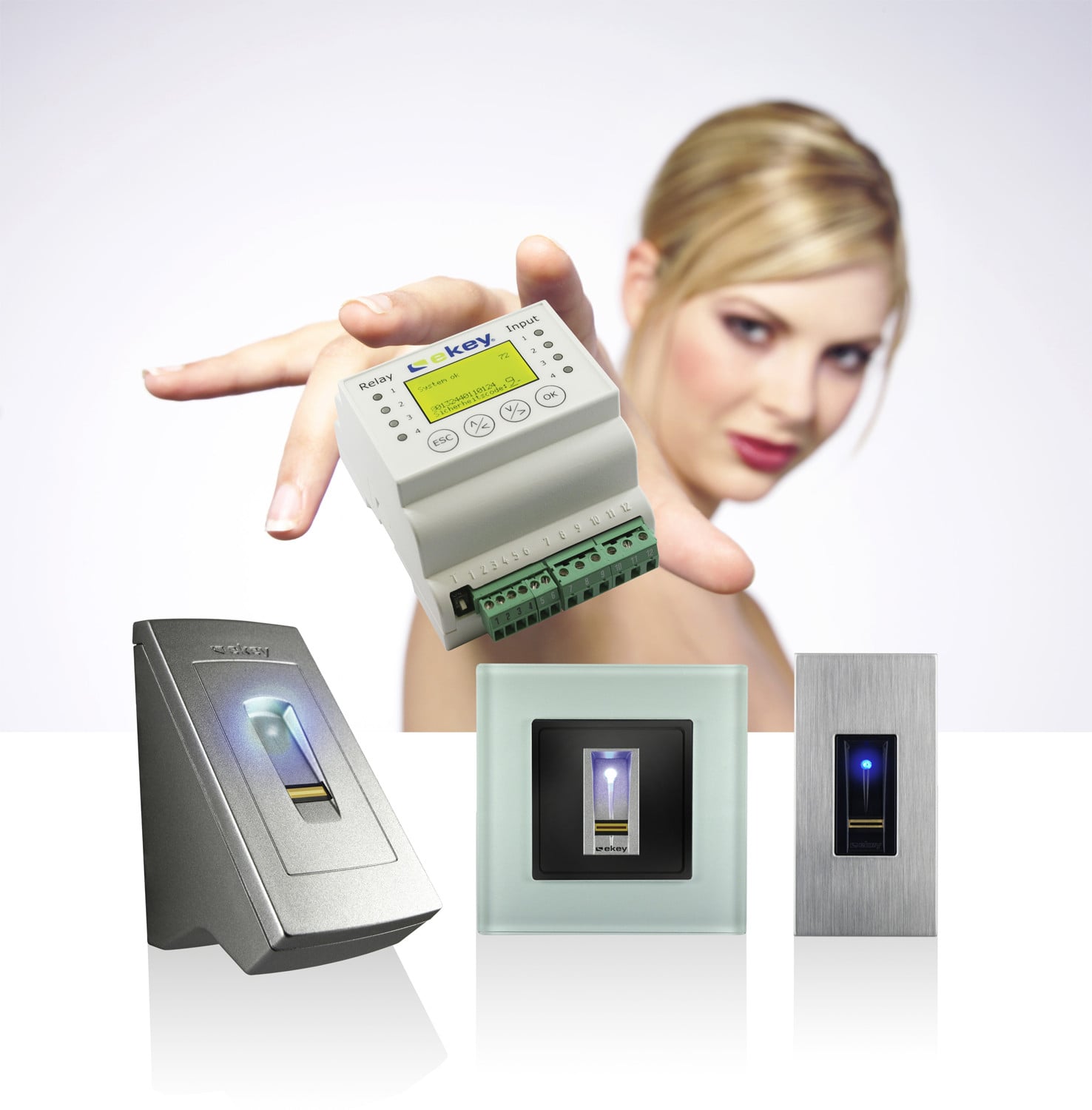 An die vier Eingänge der Steuereinheit können unterschiedliche Fingerscanner angeschlossen werden: Der Hersteller bietet Modelle zur Aufputzinstallation, zum Einbau in Unterputzdosen, Sprechanlagen und Briefkästen oder zur Integration im Türblatt oder Türrahmen an