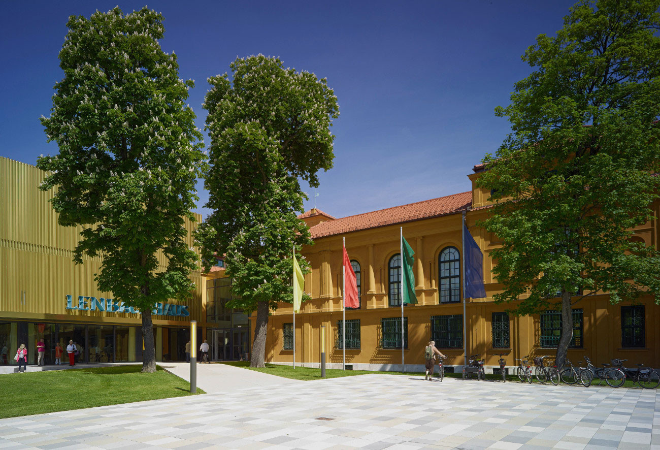 Der neue, barrierefreie Haupteingang befindet sich an der Schnittstelle zwischen Alt- und Neubau