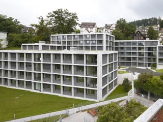 Blick von Süden in den Innenhof des Gebäudeensemles