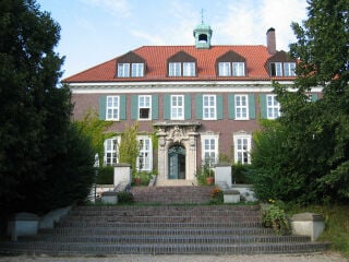 Walmdach mit Sattelgauben