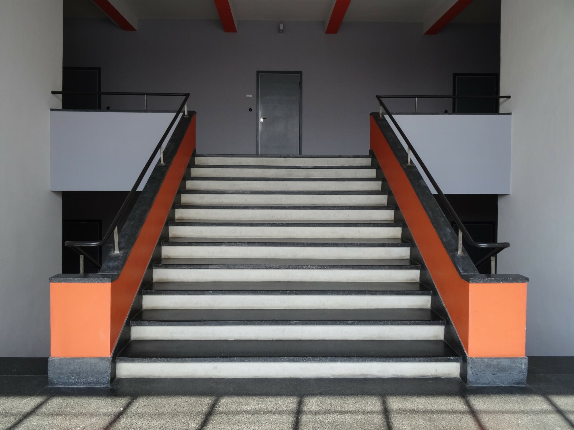 Notwendige Treppen und notwendige Treppenräume bilden zusammen das System der vertikalen Flucht- und Rettungswege
