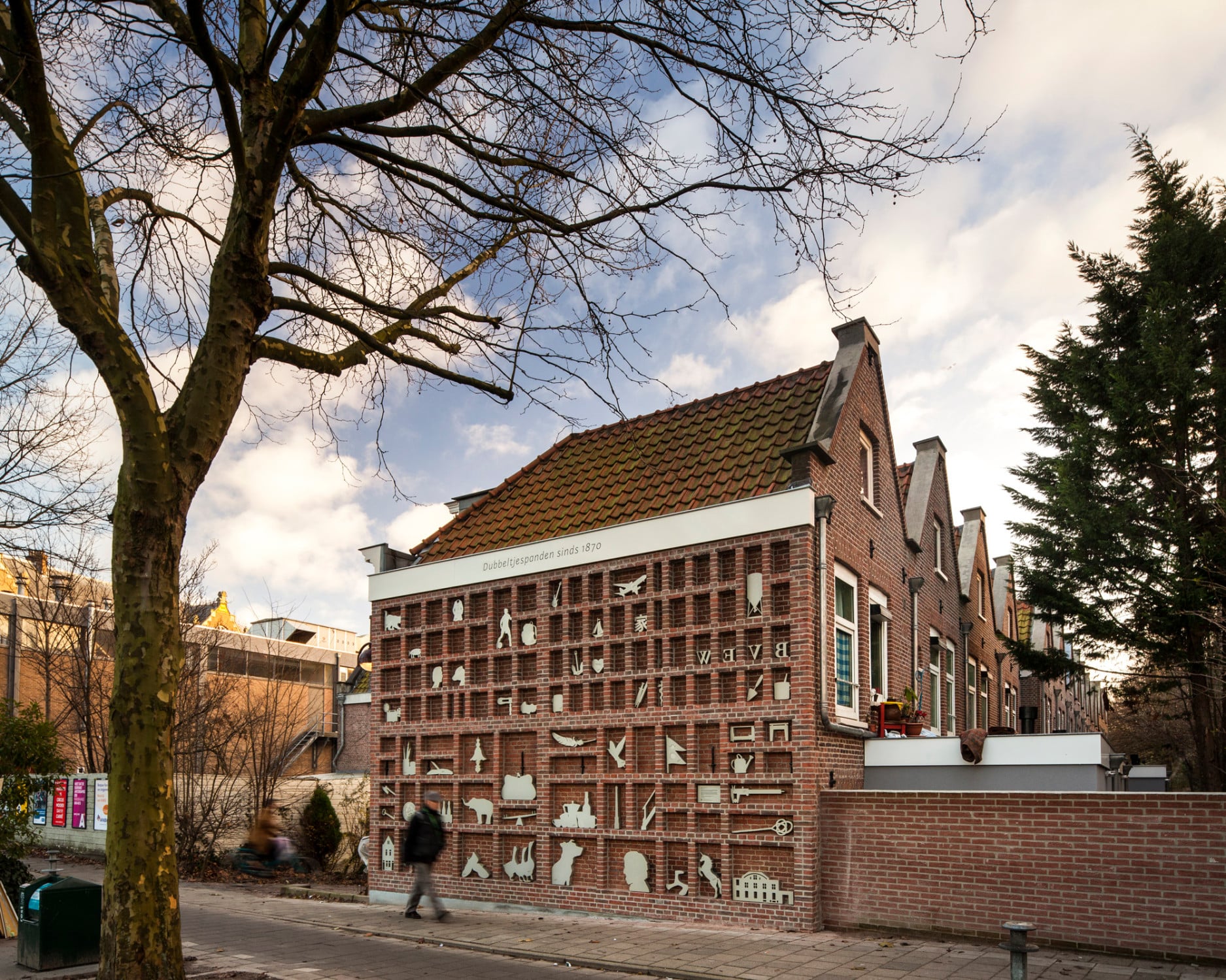Die Kunstinstallation „Het begon met 'n dubbeltje“