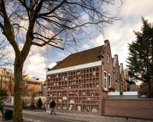 Die Kunstinstallation „Het begon met 'n dubbeltje“