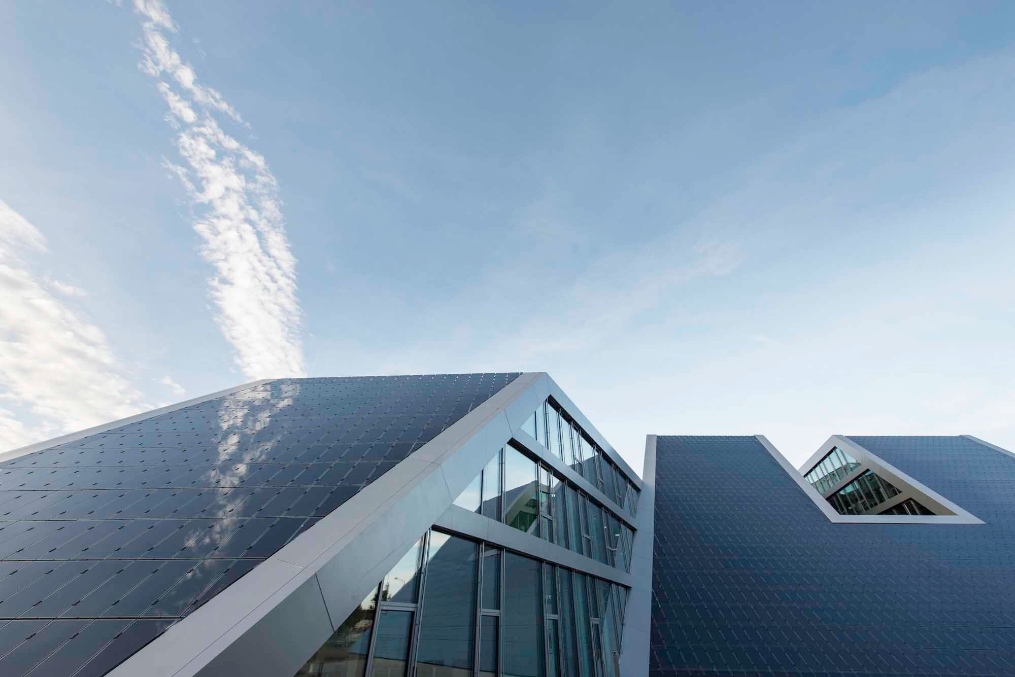 Die PV-Module für die Stromerzeugung nehmen eine Fläche von 1.028 m² ein