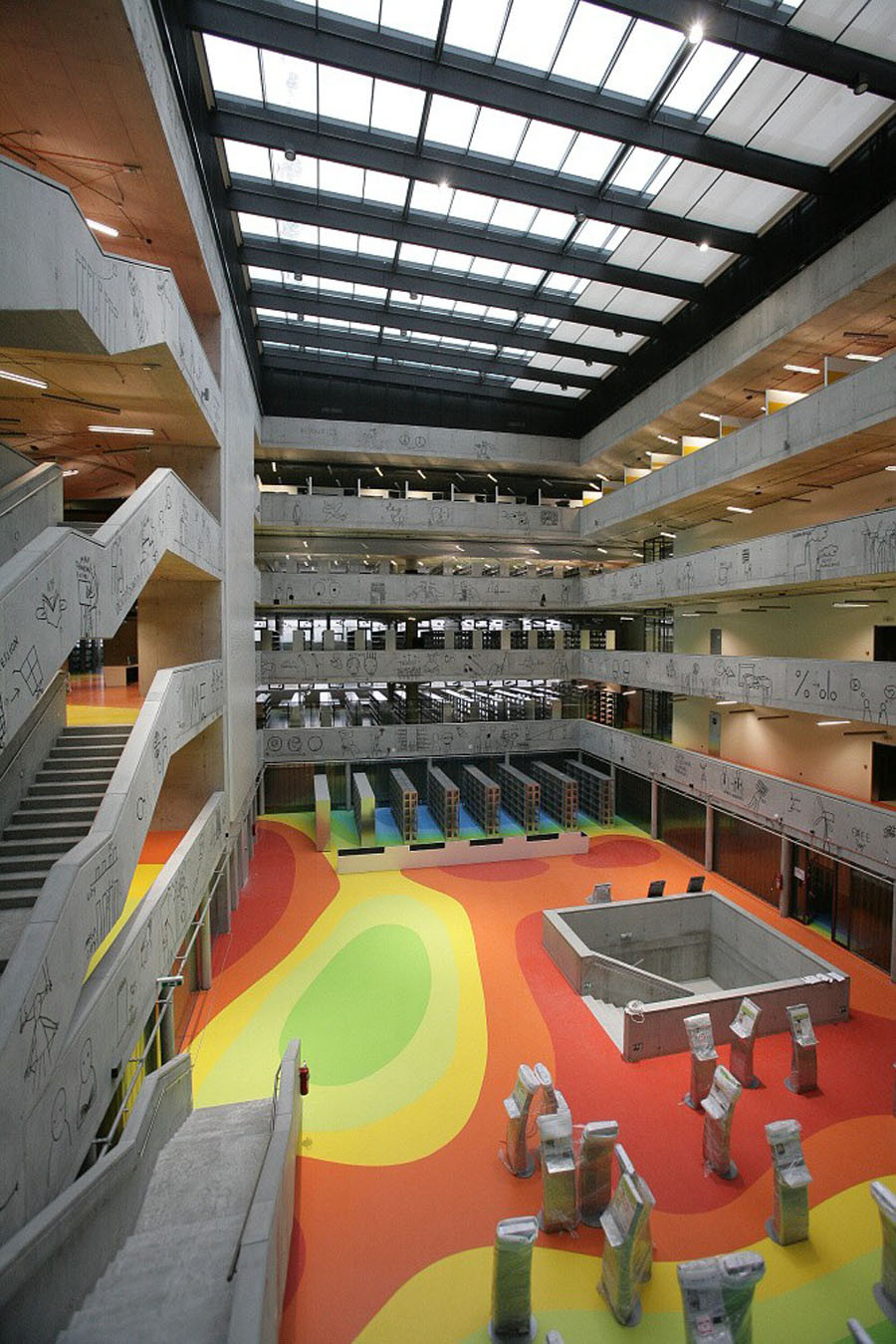 Die Glasfaserbetonplatten als Gestaltungselement in der Technischen Nationalbibliothek in Prag