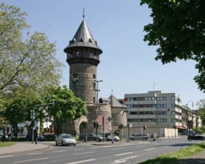 Neudeckung der Ulrepforte in Köln