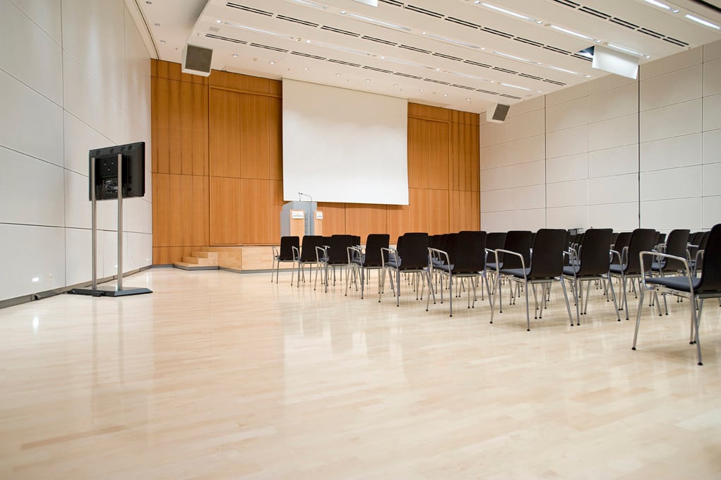 Mit dem Brandschutzsystem behandeltes Parkett im Auditorium der Commerzbank Frankfurt 