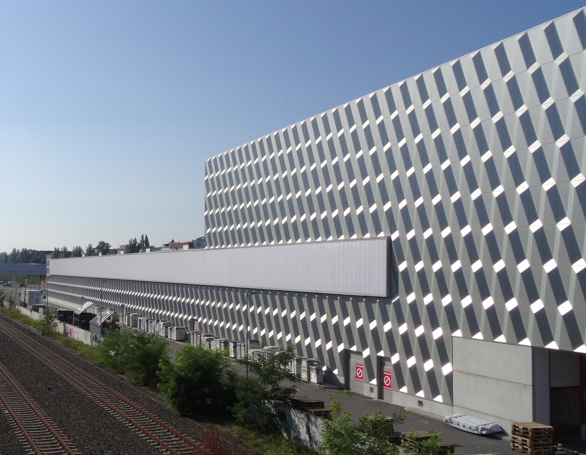 Bauhaus Halensee in Berlin | Fassade | Gewerbe/Industrie ...