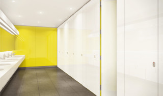Die Cloud Cubicles sind ein Ganzglassystem speziell für Waschräume