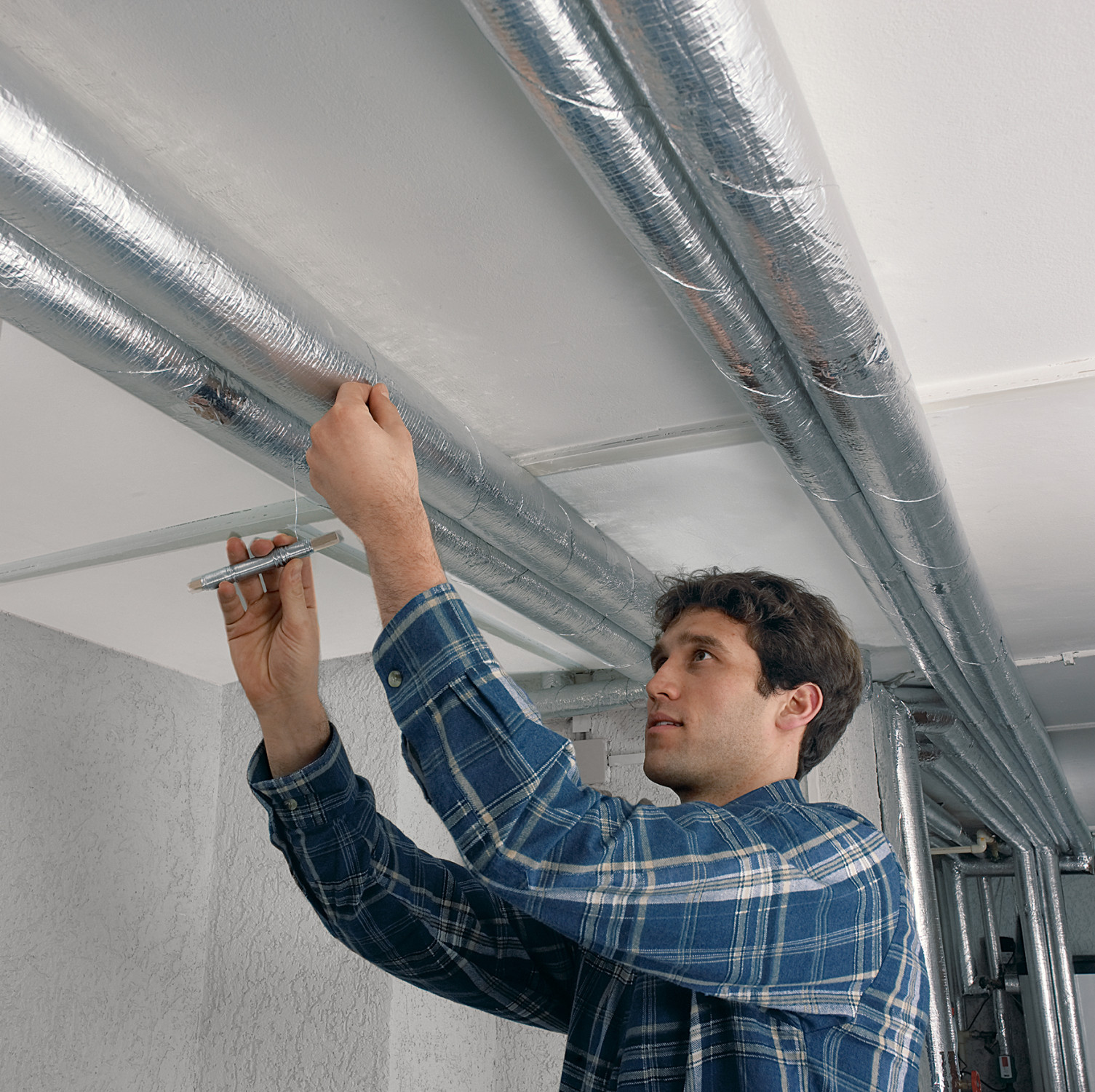 Zur wärme- und brandschutztechnischen Ertüchtigung von Rohrleitungen eignet sich die nicht brennbare Rohrschale