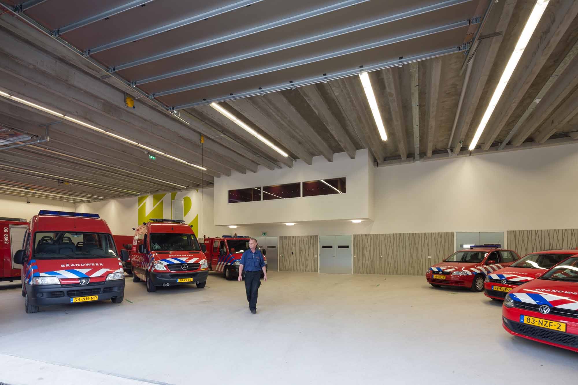 Die große Halle ist doppelgeschossig angelegt und erstreckt sich über weite Teile des Erdgeschosses
