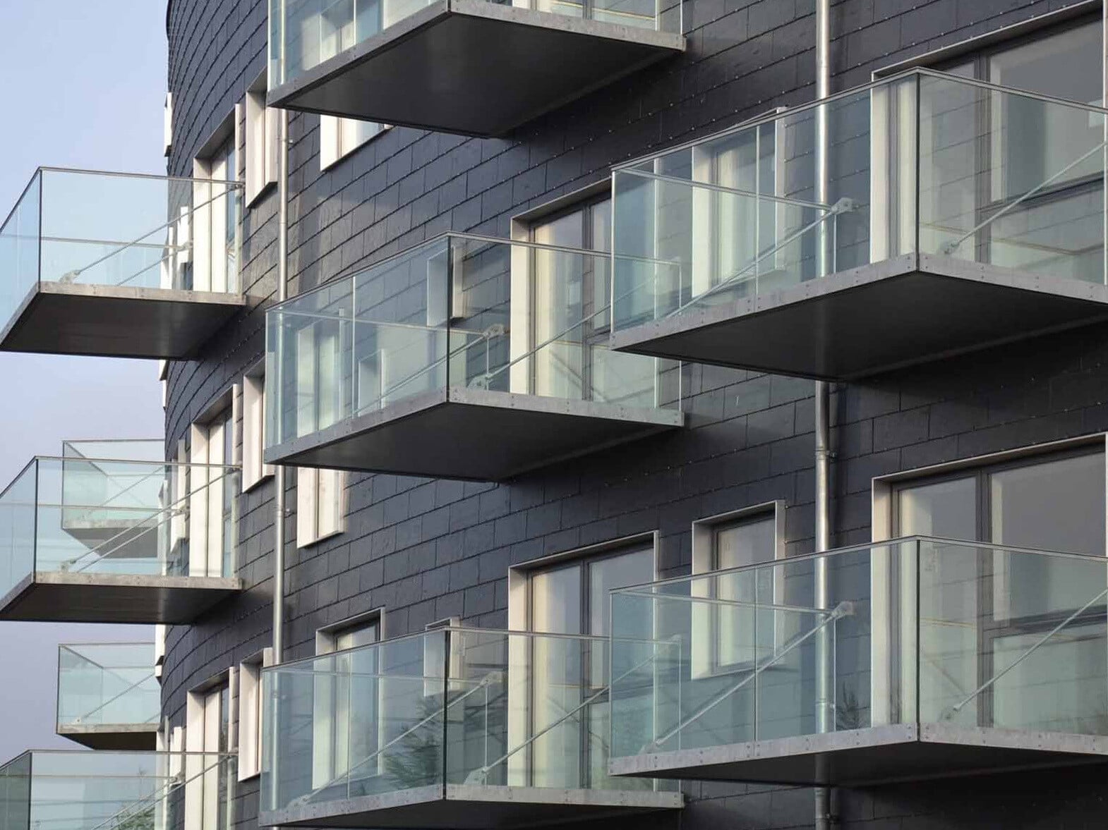 Beispiel hinterlüftete Schieferfassade