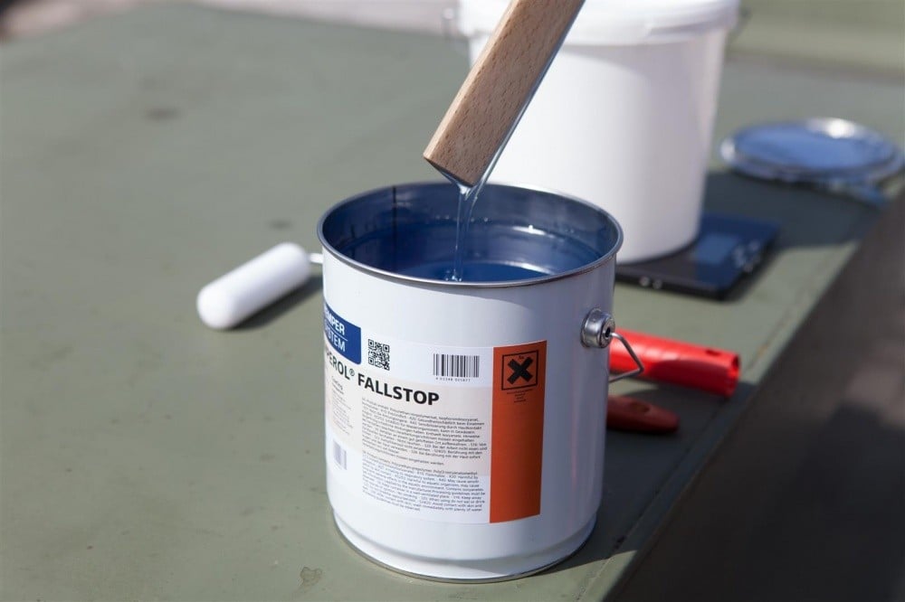 Das transparente Material auf Polyurethanbasis eignet sich für marktübliche, bewitterte und unbewitterte Oberlichter z. B. aus PMMA, PC, PETG oder GFK