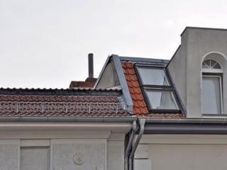 Gebäudeabschlusswände müssen als Brandwände ausgebildet werden, wenn gegenüber bestehenden oder künftigen Gebäuden ein Mindestabstand von 5,00 Metern nicht gesichert ist.