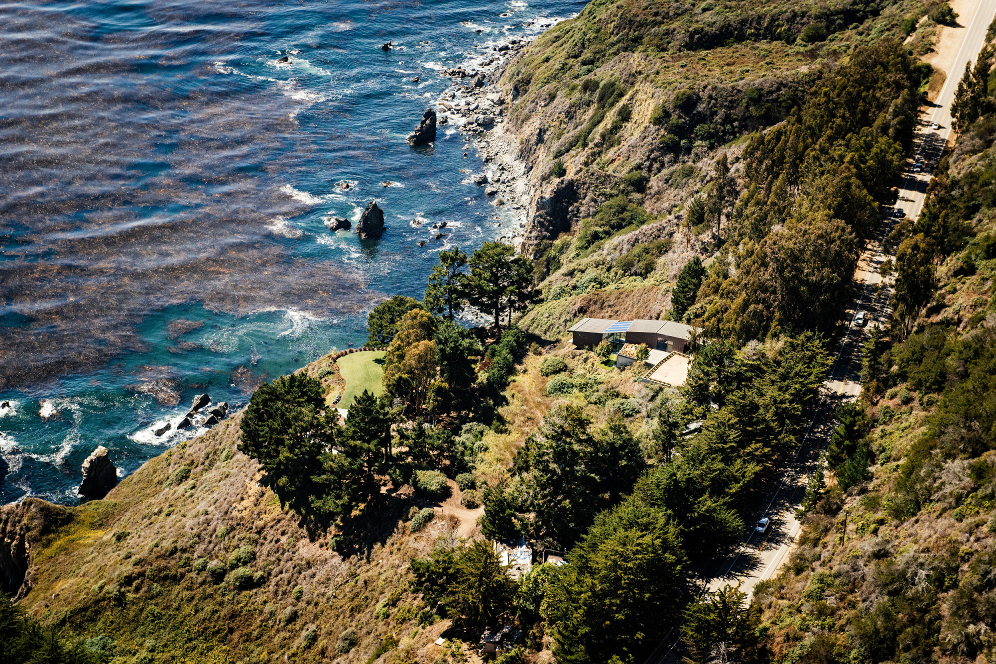 Der Ausblick auf das Meer und die harmonische Einbettung in die Naturlandschaft standen bei der Gestaltung im Vordergrund