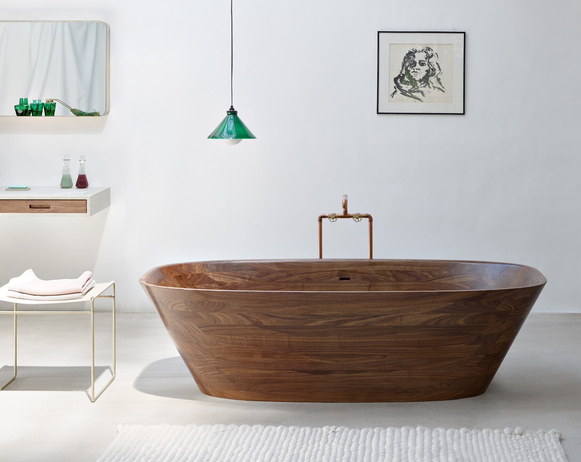 Badewanne und Waschbecken aus Nussbaum