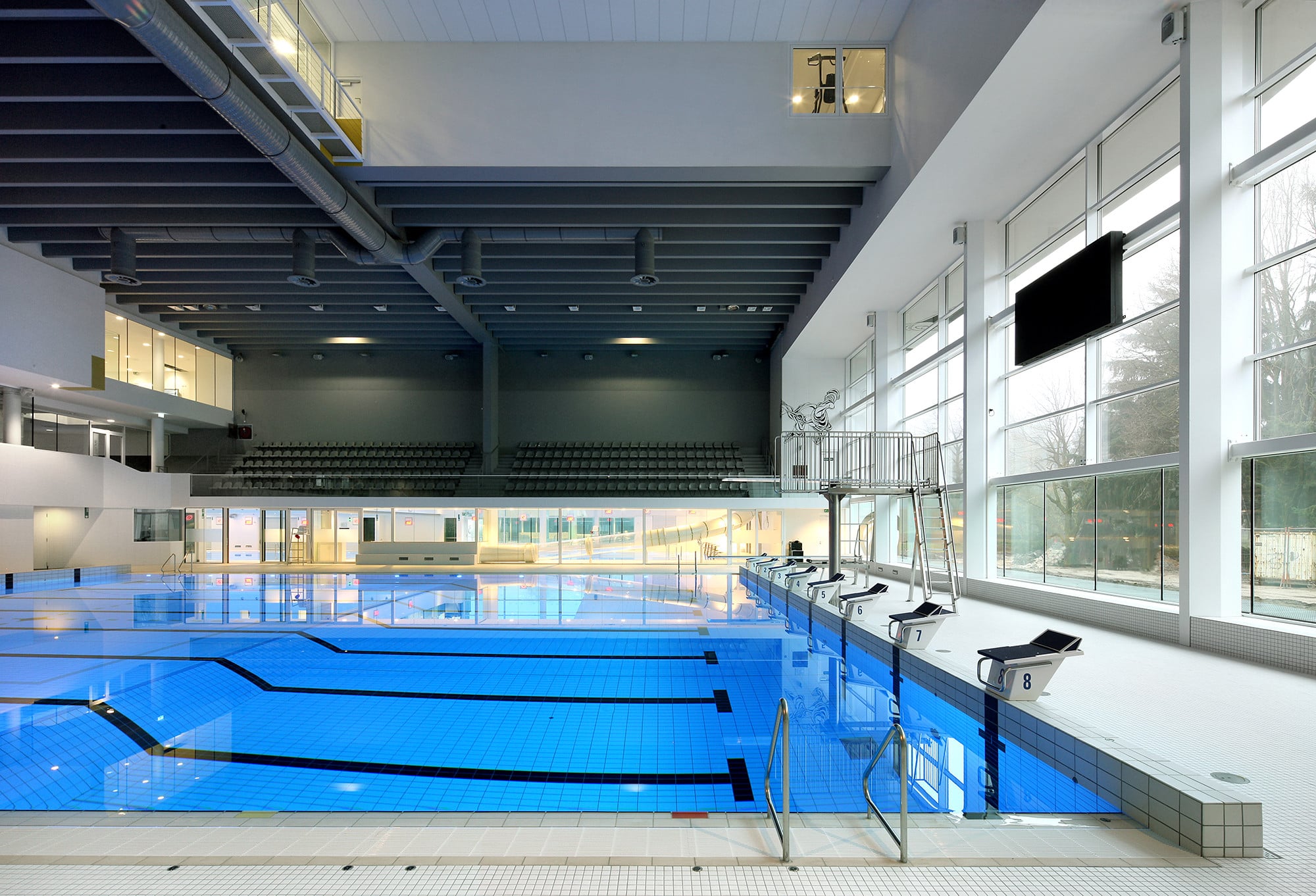 Den größten Bereich des Sportkomplexes bildet die Schwimmhalle mit wettkampftauglichem 25-Meter-Becken