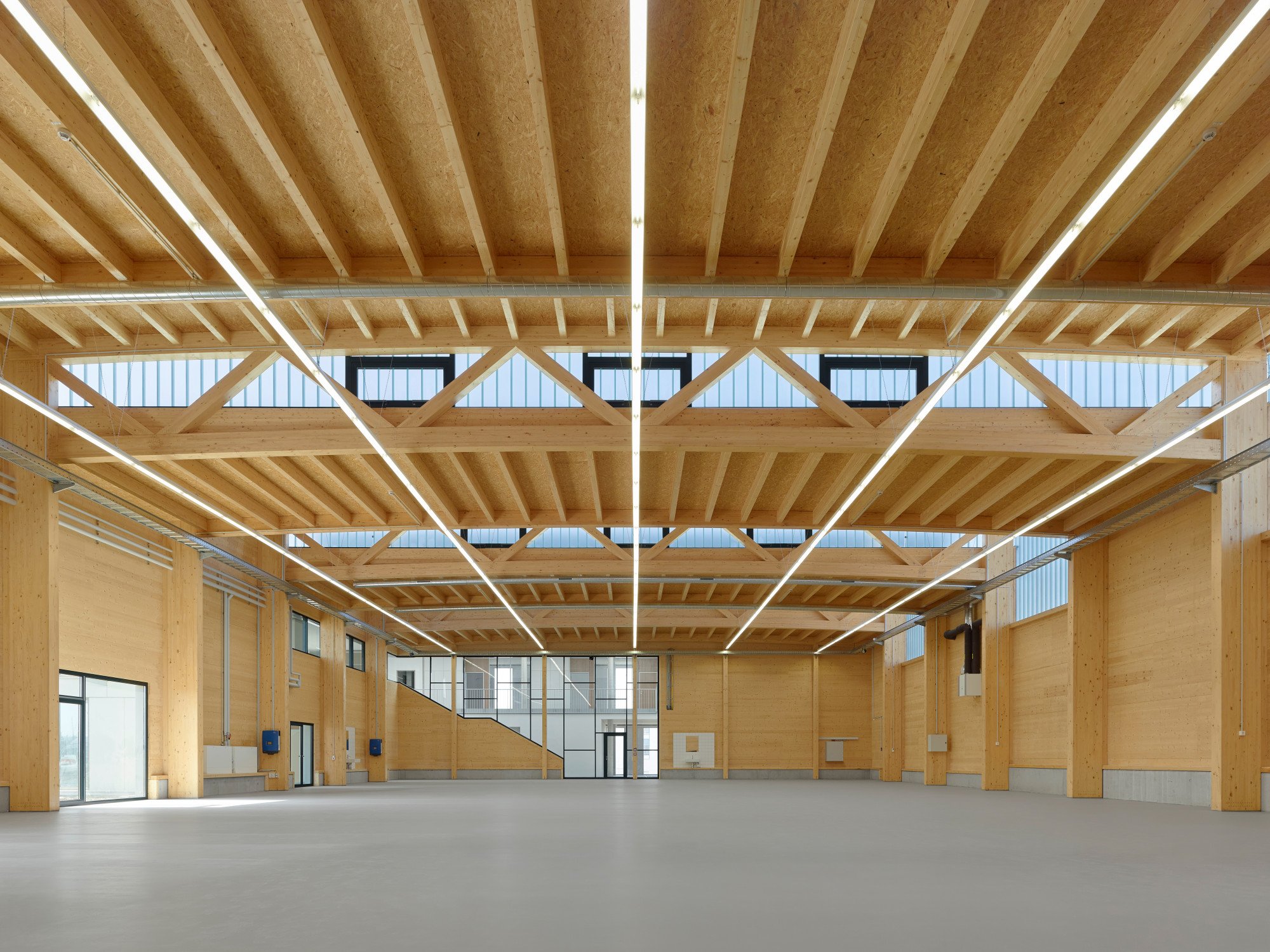 Lagerhalle und Verwaltungsgebäude Stahlcon in Steinenbronn | Nachhaltig Bauen | Gewerbe ...