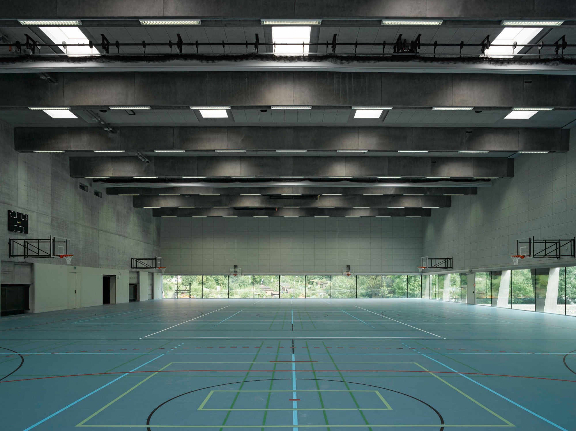 Beide Hallen lassen sich in drei Sportfelder aufteilen