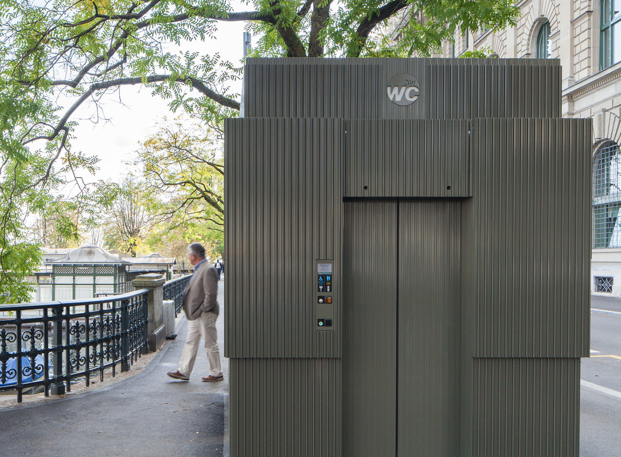 WC-Häuschen am Stadthausquai in Zürich