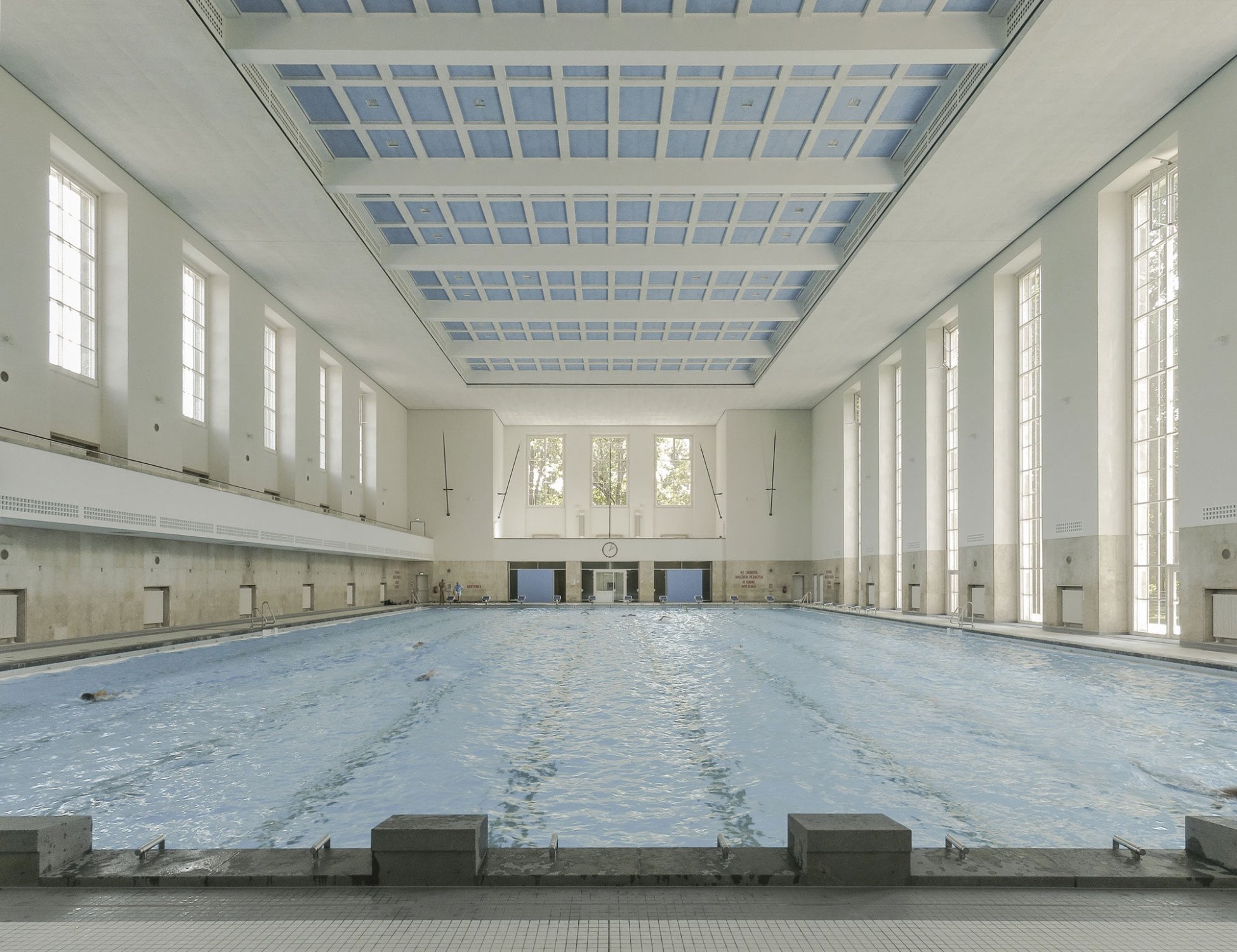 Schwimmhalle Finckensteinallee In Berlin Fliesen Und Platten