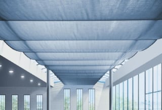 Textile Markisen unterhalb eines verglasten Daches