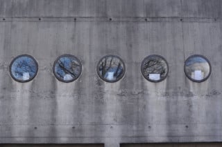 Die Wärmeleitfähigkeit des Baustoffs Beton mit einer mittleren Rohdichte von 1.800 - 2.200 kg/m³ liegt bei 1,15 - 1,65 W/mK