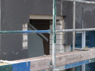 Bei mehrschichtigen Bauteilen wird der sd-Wert für das Bauteil schichtenweise ermittelt und addiert.