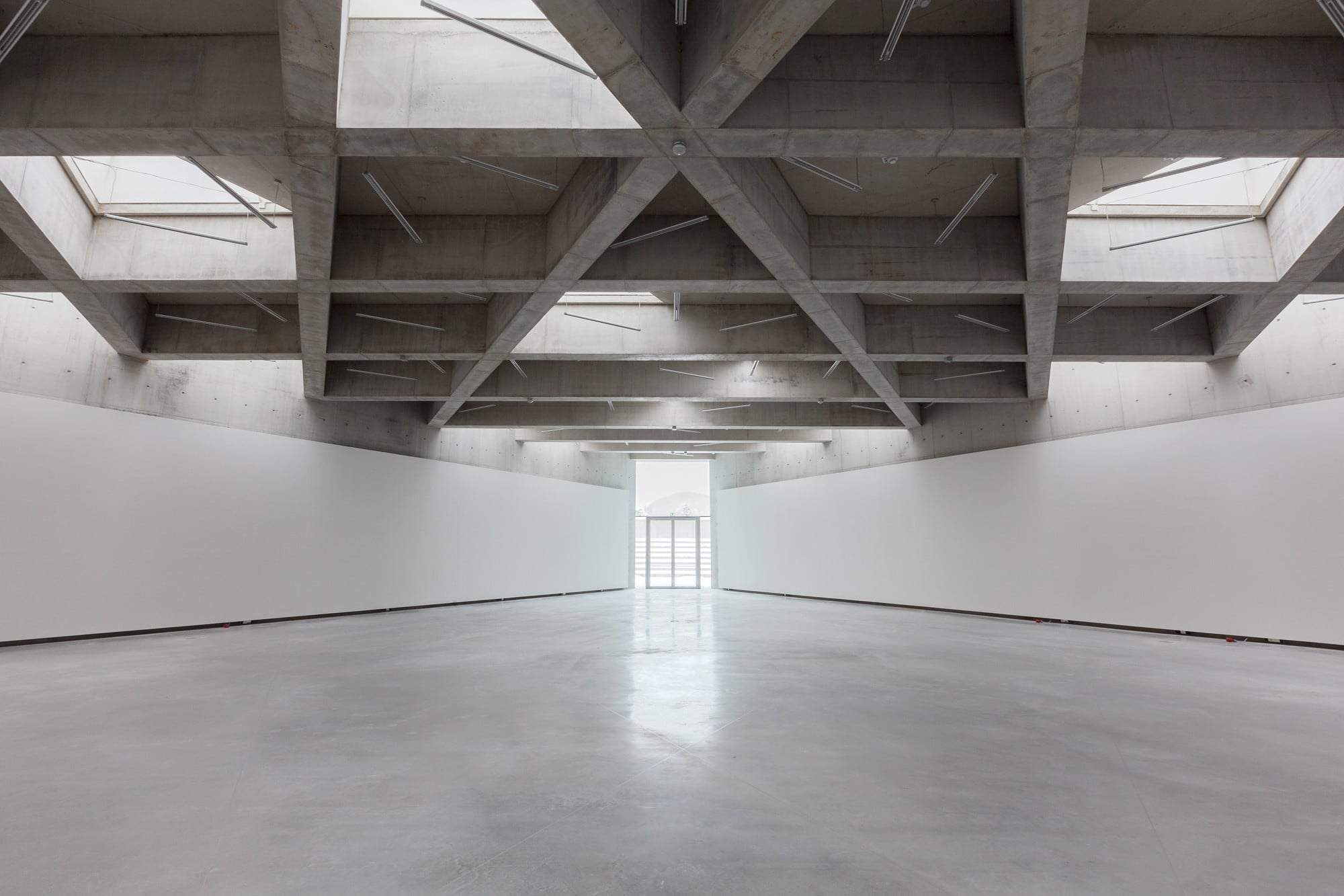 Zur 2015 erfolgten Erweiterung gehört der Saal für Wechselausstellungen mit der Grundrissform eines gleichschenkligen Dreiecks