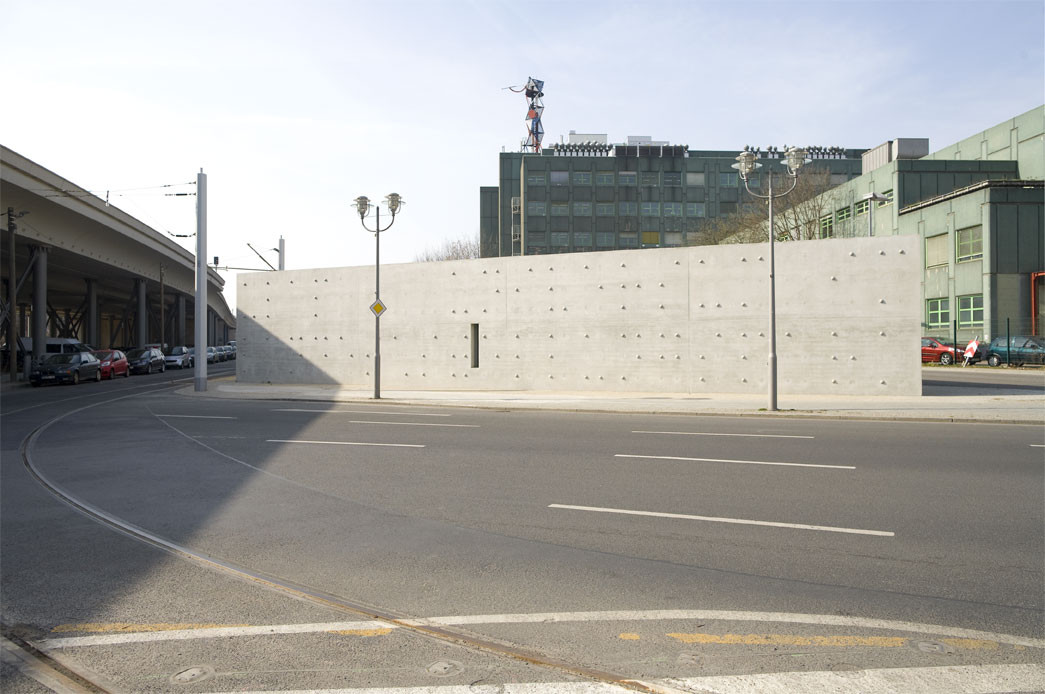 Zur neuen Clara-Jaschke-Straße hin definiert das Gleichrichterwerk die Flucht der hier zukünftig entstehenden Gebäude