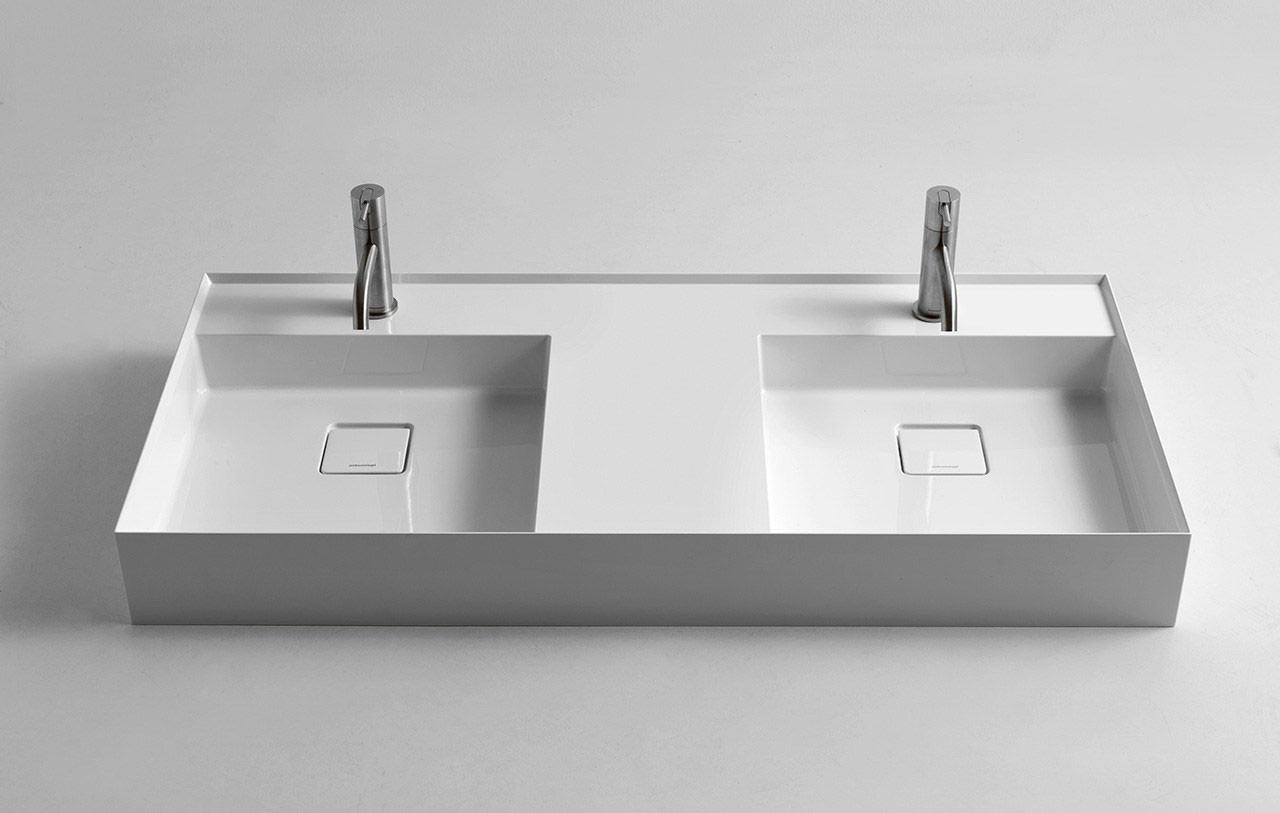 Doppelwaschtisch mit quadratischen Becken 