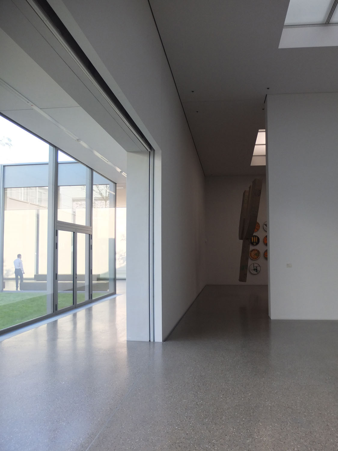 Rauchschürzen im Übergang zu einem Atrium