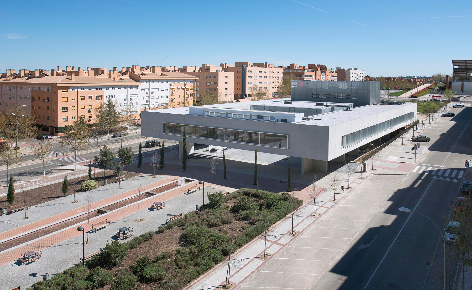 Es liegt im Herzen eines noch jungen Stadtviertels in der Madrider Vorstadt Alcobendas