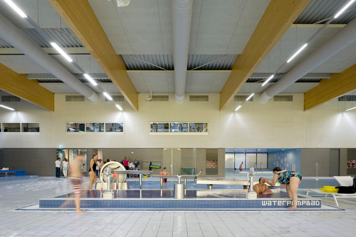 Sportkomplex Koning Willem Alexander In Hoofddorp Fliesen Und Platten Sport Freizeit Baunetz Wissen